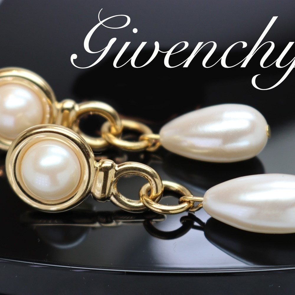 ⚜️ Vintage Givenchy Pearl Drop Pierced Earrings ✨